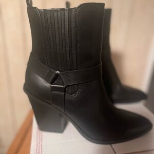 NWOB Dolce Vita Black Boots